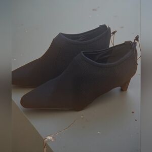 ANDIAMO Black Ankle Booties